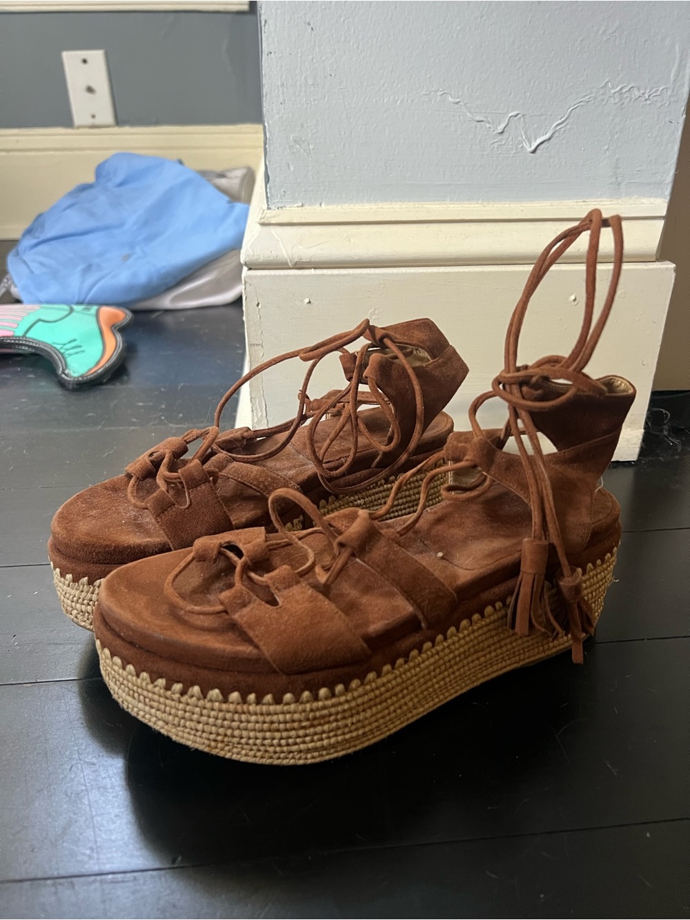 Stuart Weitzman Raffia espadrille platforms - size 6